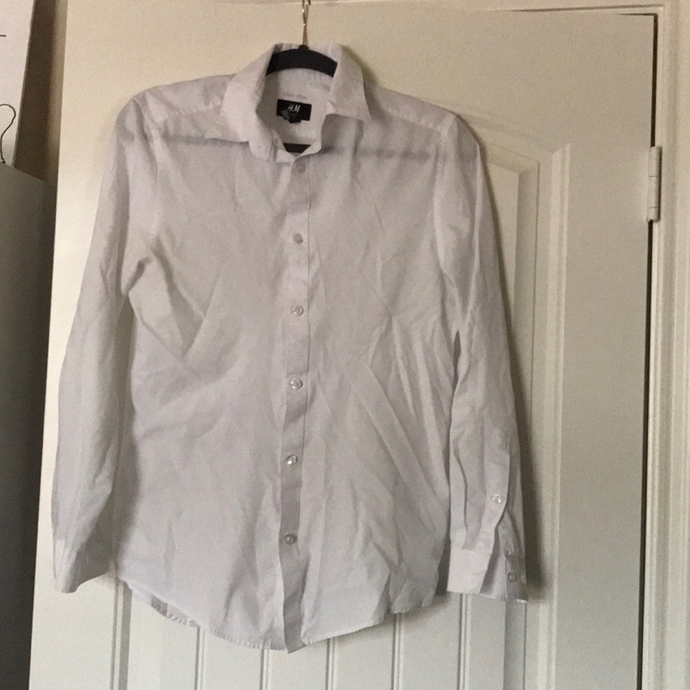 White small dress shirt